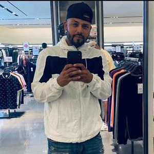 Meet your Posher, Carlos